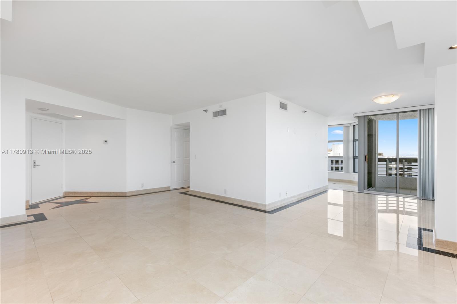 MYSTIC POINTE TOWER 600 - Residential