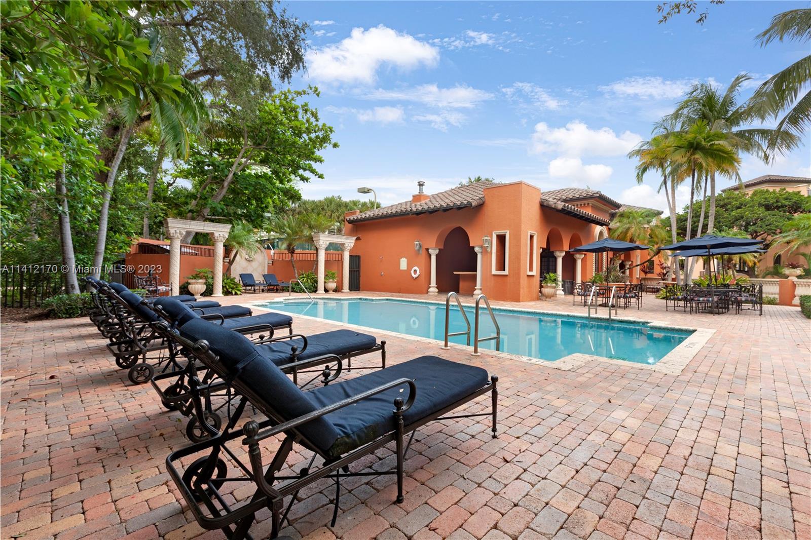 CLOISTERS ON THE BAY COND - Residential