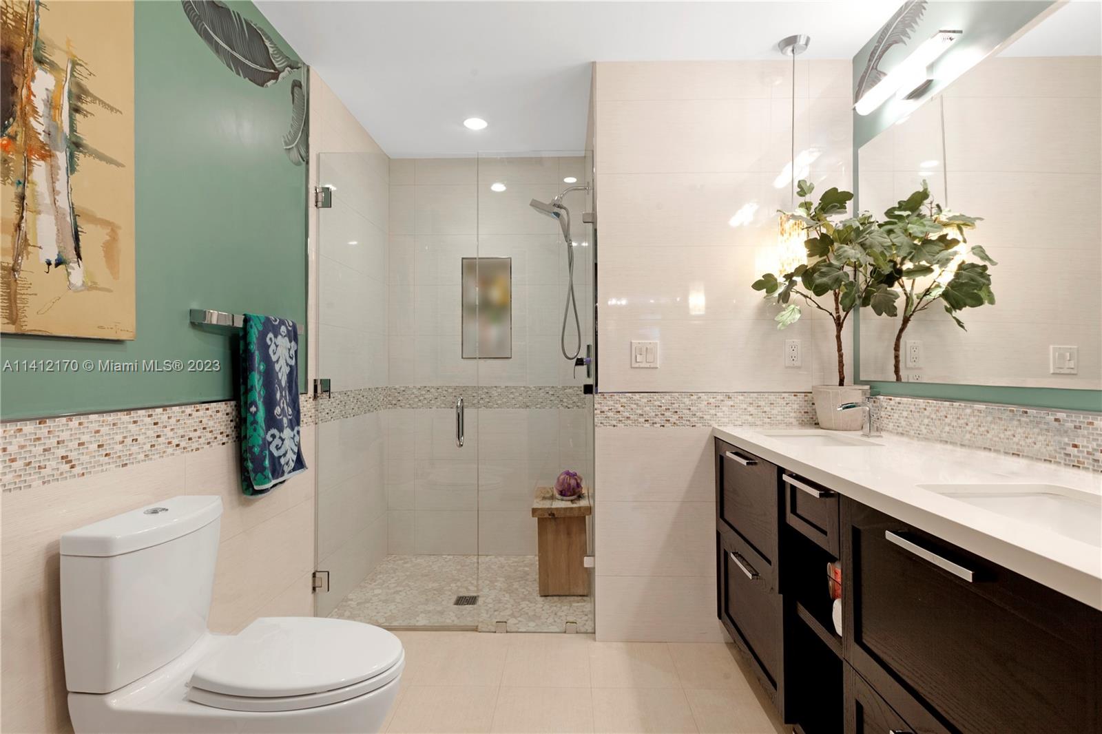 CLOISTERS ON THE BAY COND - Residential