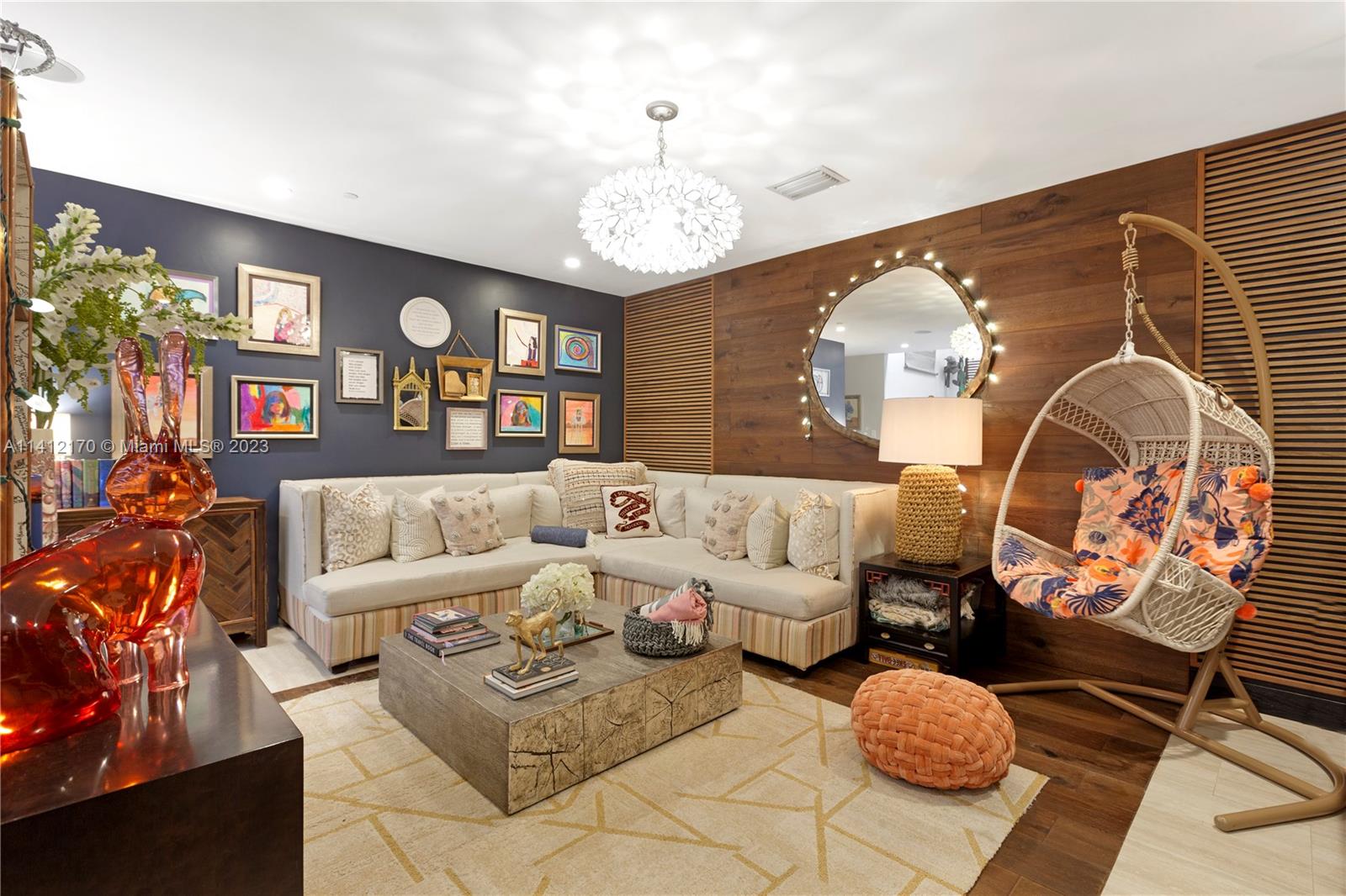 CLOISTERS ON THE BAY COND - Residential