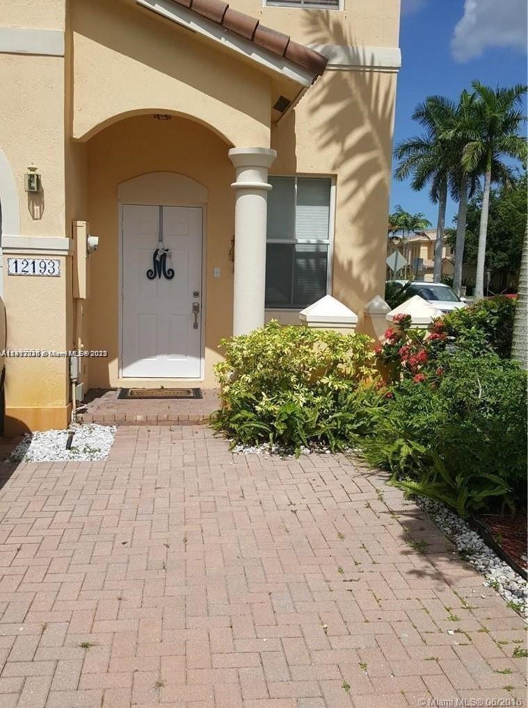AVAILABLE FOR RENT TOWNHOME NOW, A DESIRED 4 BED AND 2 BATH UPSTAIRS AND HALF BATH ON THE FIRST FLOOR HOME IN PRESTIGE KENDALL BREEZE COMMUNITY.NICE AND UPDATED KITCHEN, TILES THROUGHOUT THE ENTIRE HOME,SEPARATE LIVING, DINING AND FAMILY ROOM, WITH SMALL BREAKFAST NOOK. PLENTY CLOSET SPACE AND A FINISH PATIO, A MUST SEE FOR THIS OPPORTUNITY. CENTRALLY LOCATED IN THE HEART OF KENDALL, CLOSE TO SEVERAL NEW SHOPPING CENTERS WITH RESTAURANTS AND STORES. UNIT IS VACANT.