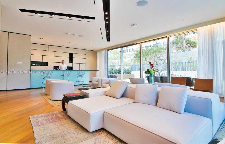 OCEANA BAL HARBOUR CONDO - Residential