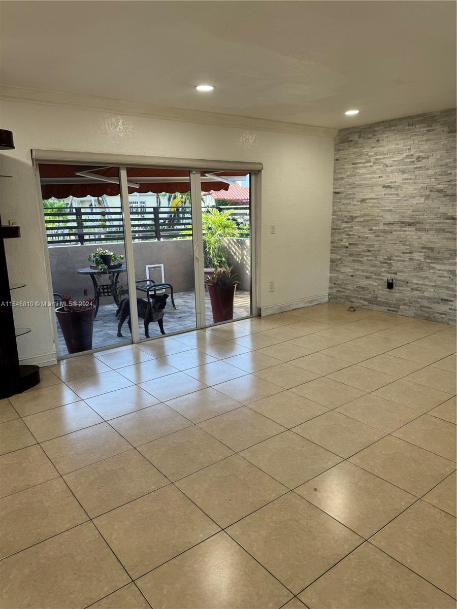 CORAL GABLES FLAGLER ST S - Residential