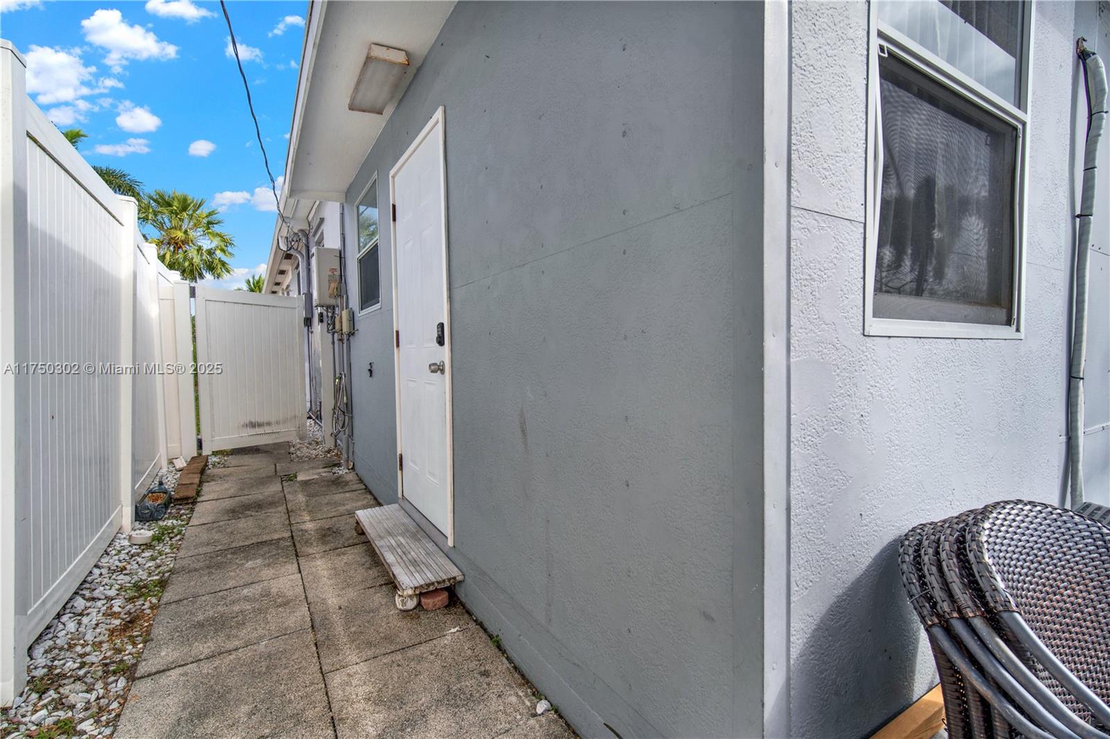 NORTH LAKE WORTH - Residential