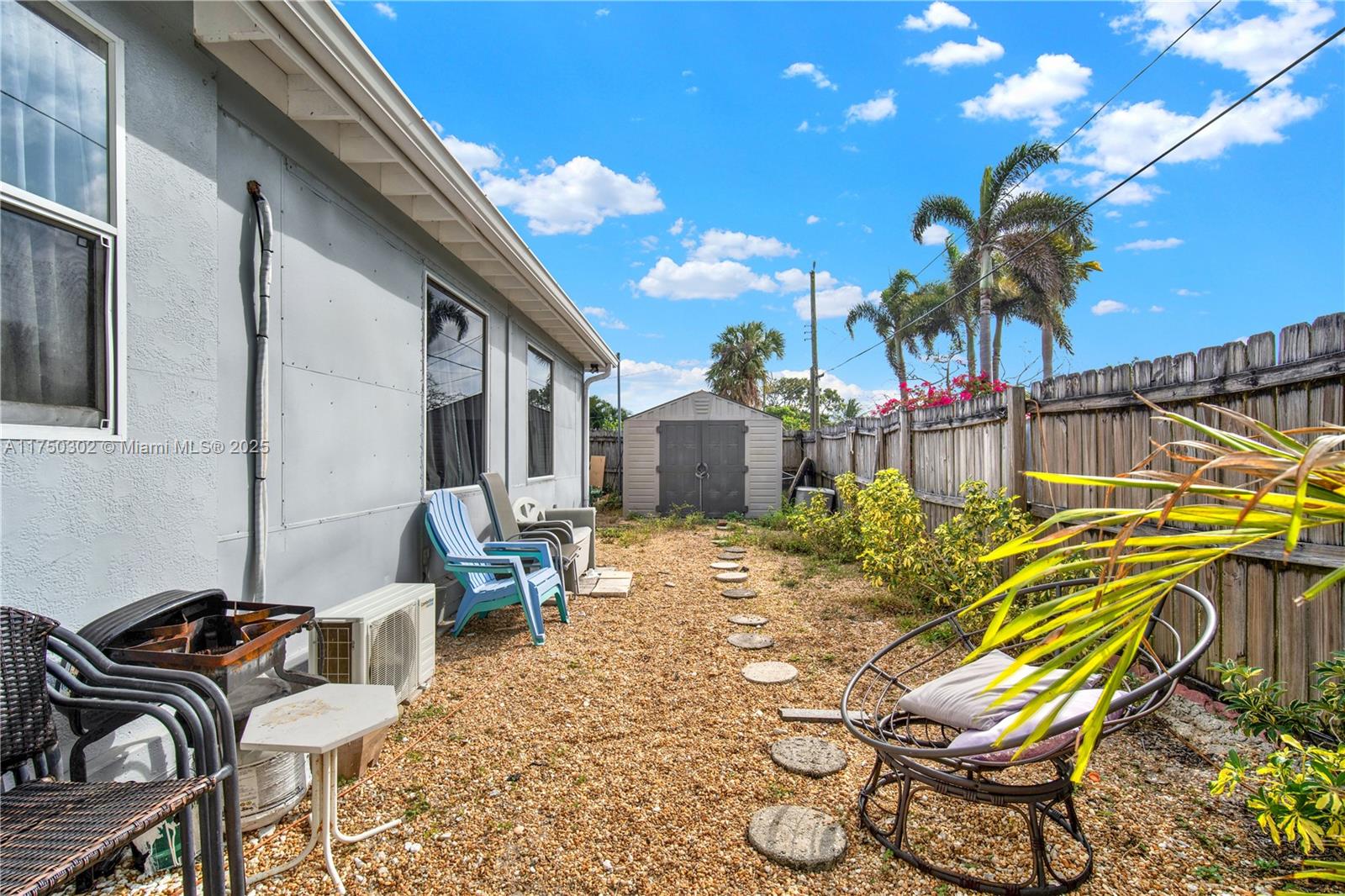 NORTH LAKE WORTH - Residential