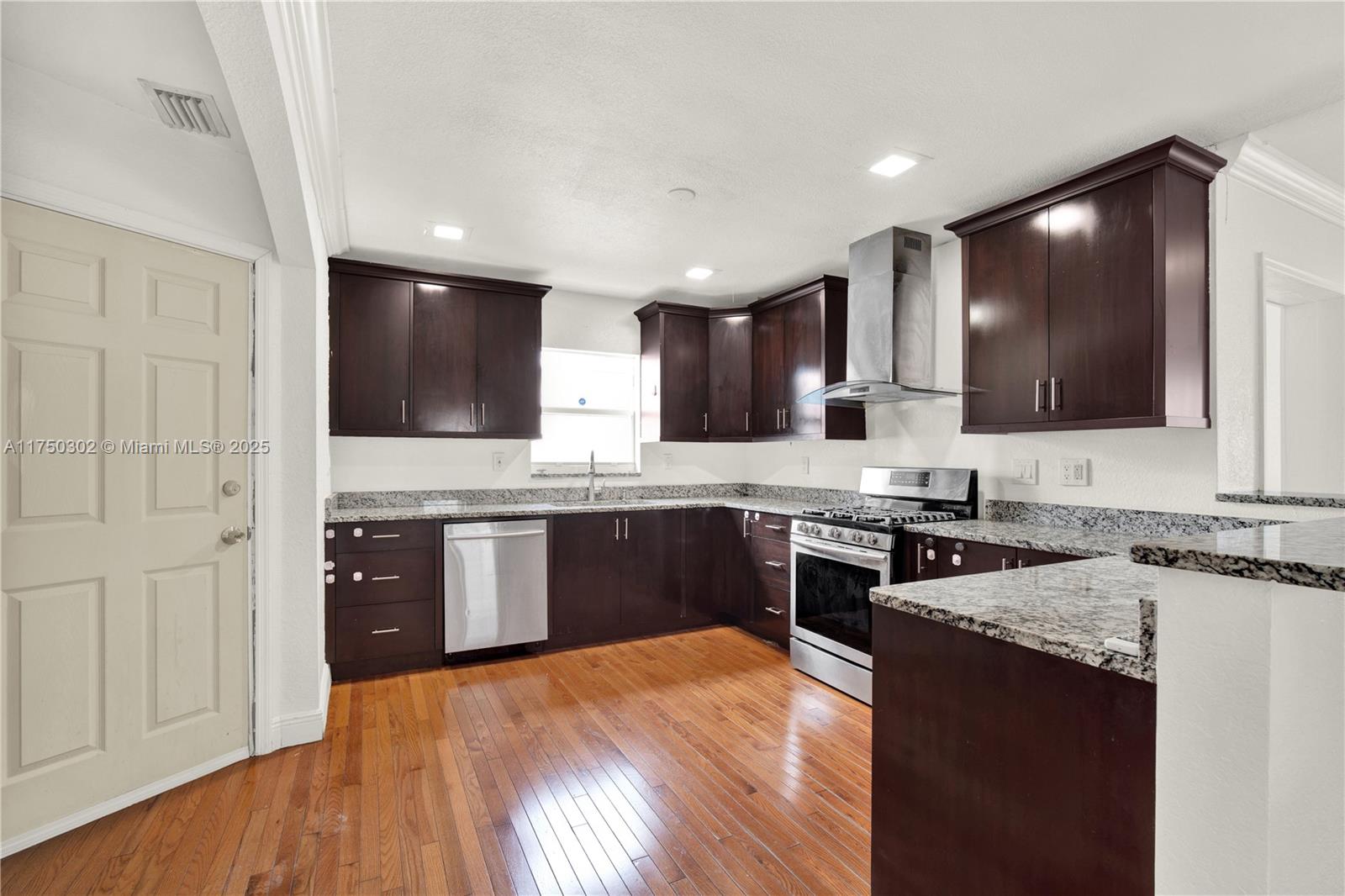 NORTH LAKE WORTH - Residential