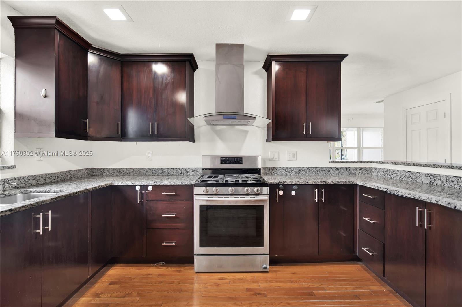 NORTH LAKE WORTH - Residential