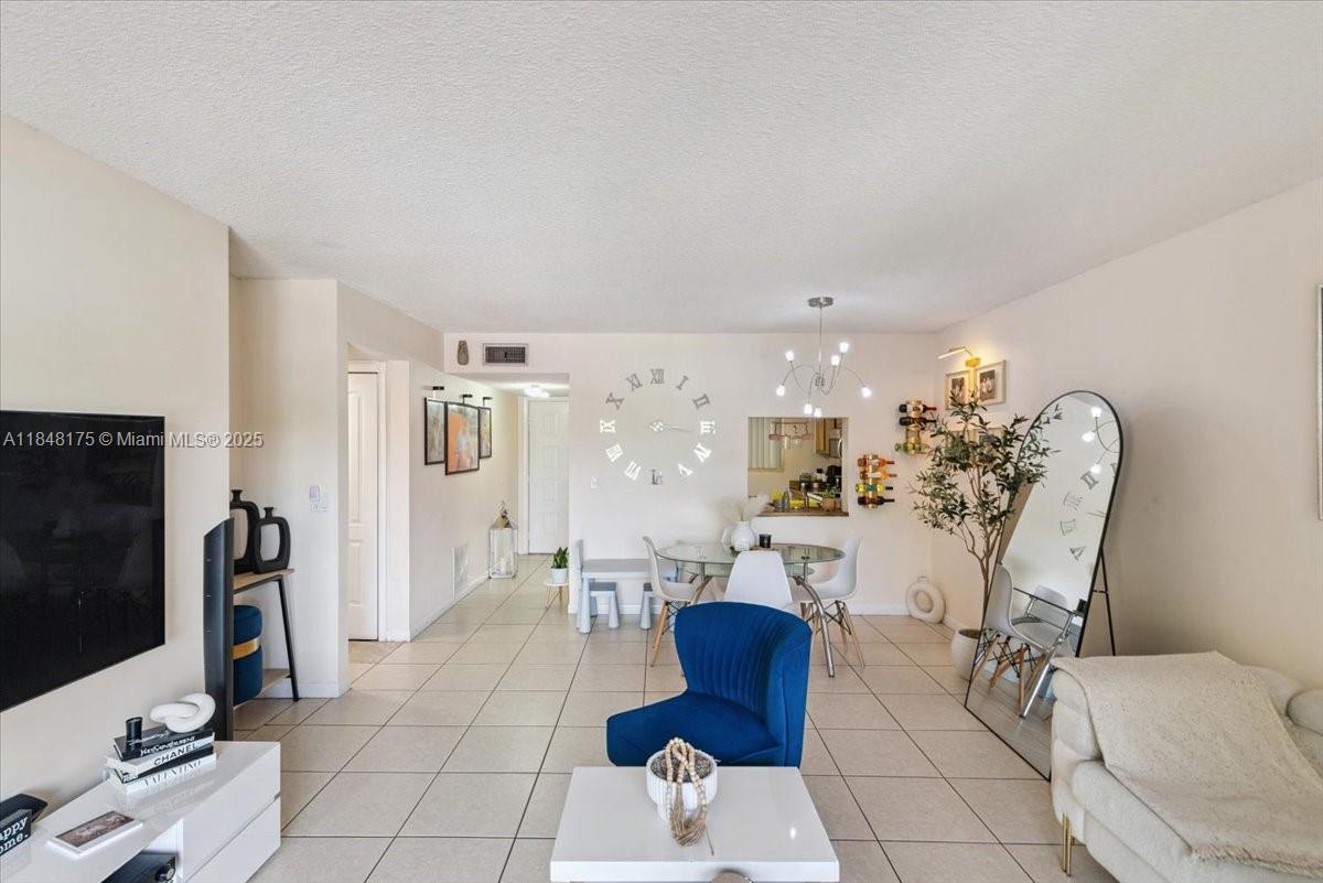 COUNTRY LANE CONDO #2 - Residential