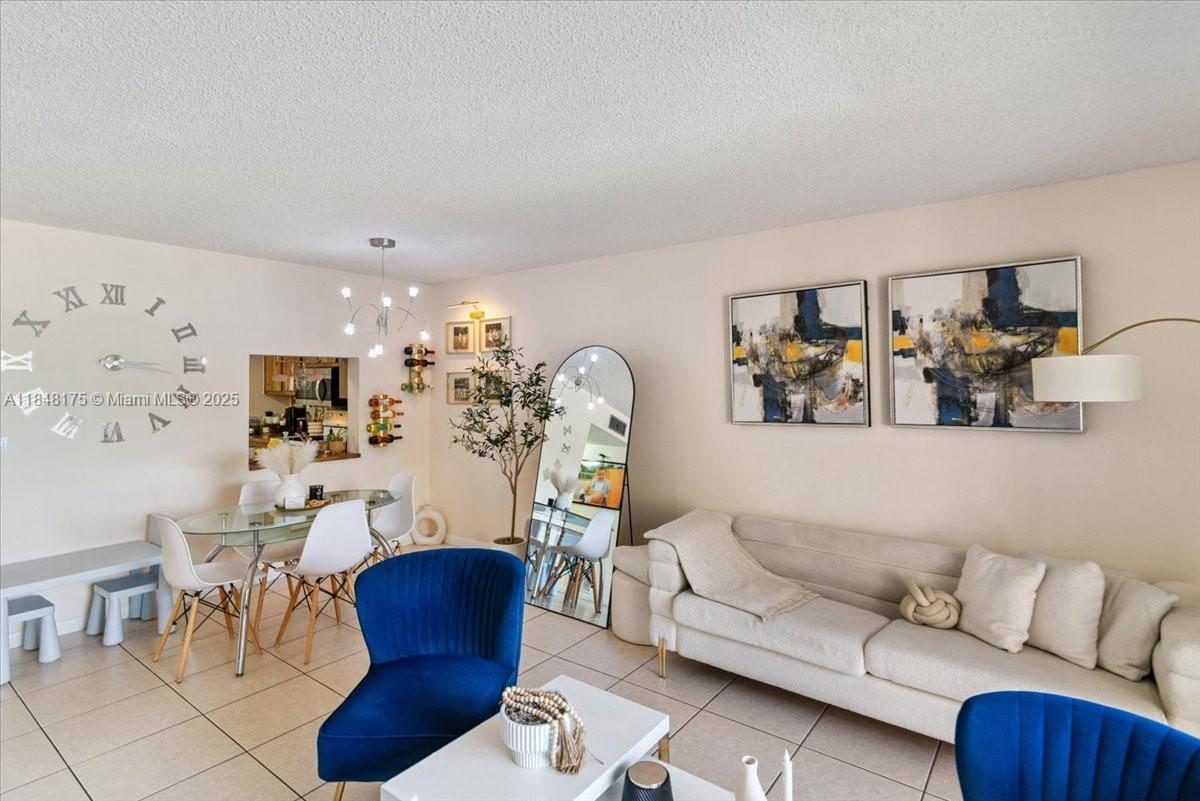 COUNTRY LANE CONDO #2 - Residential