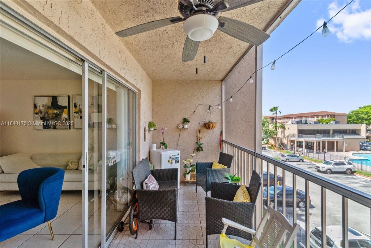 COUNTRY LANE CONDO #2 - Residential