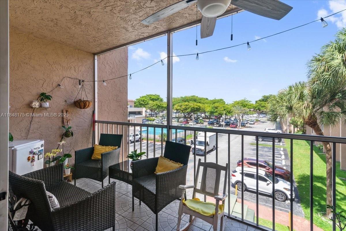 COUNTRY LANE CONDO #2 - Residential