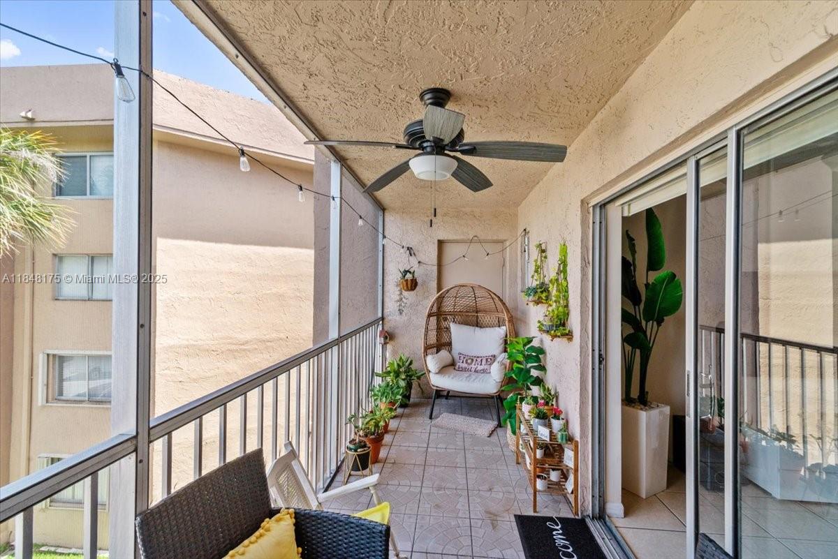 COUNTRY LANE CONDO #2 - Residential