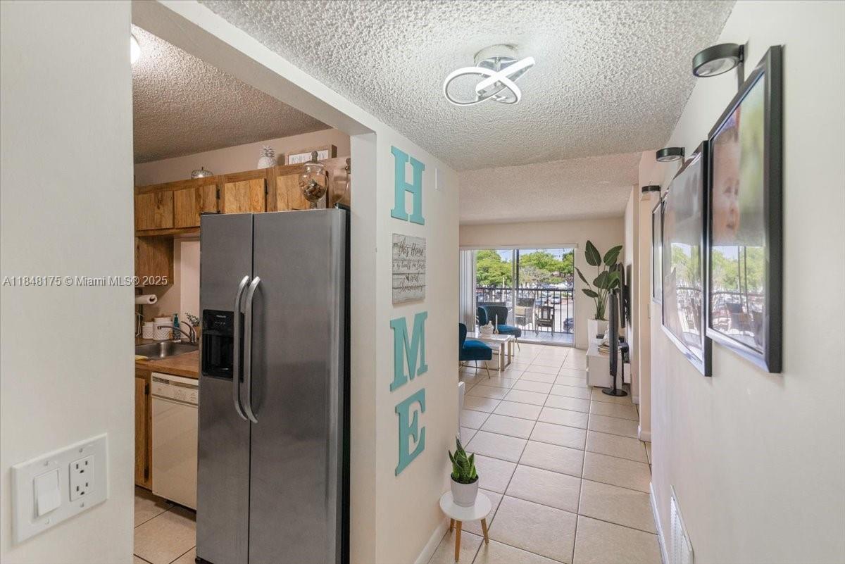 COUNTRY LANE CONDO #2 - Residential