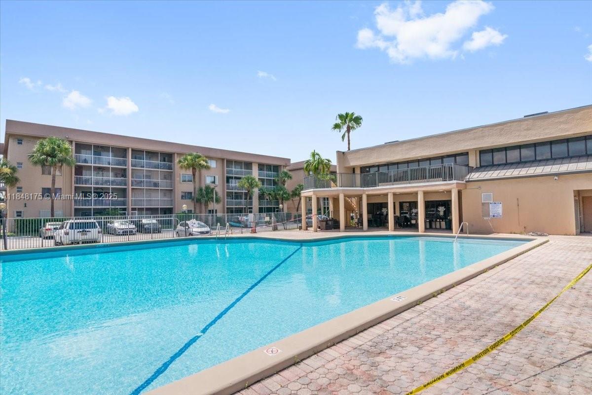 COUNTRY LANE CONDO #2 - Residential