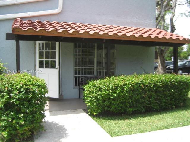 Rental Property at 10788 N Kendall Dr D21, Miami, Broward County, Florida - Bedrooms: 2 
Bathrooms: 2  - $2,350 MO.