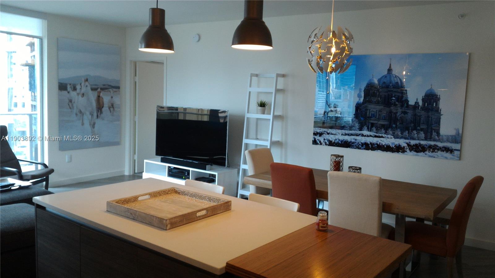 1100 MILLECENTO RESIDENCE - Residential