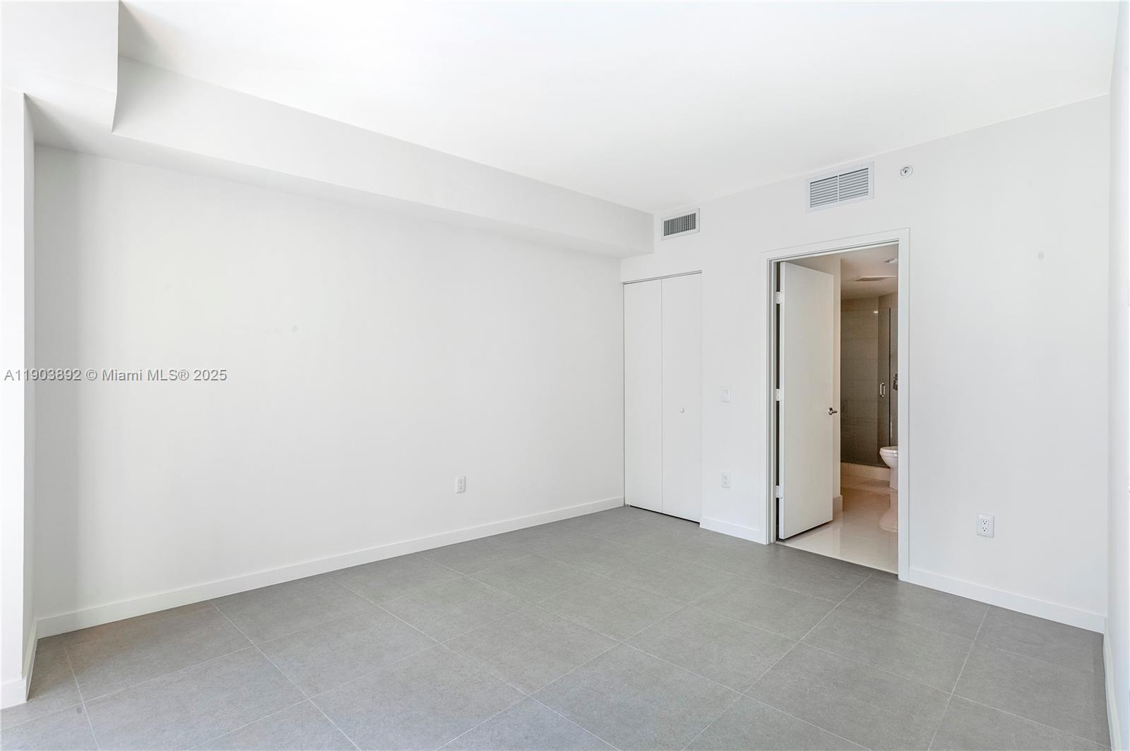 1100 MILLECENTO RESIDENCE - Residential