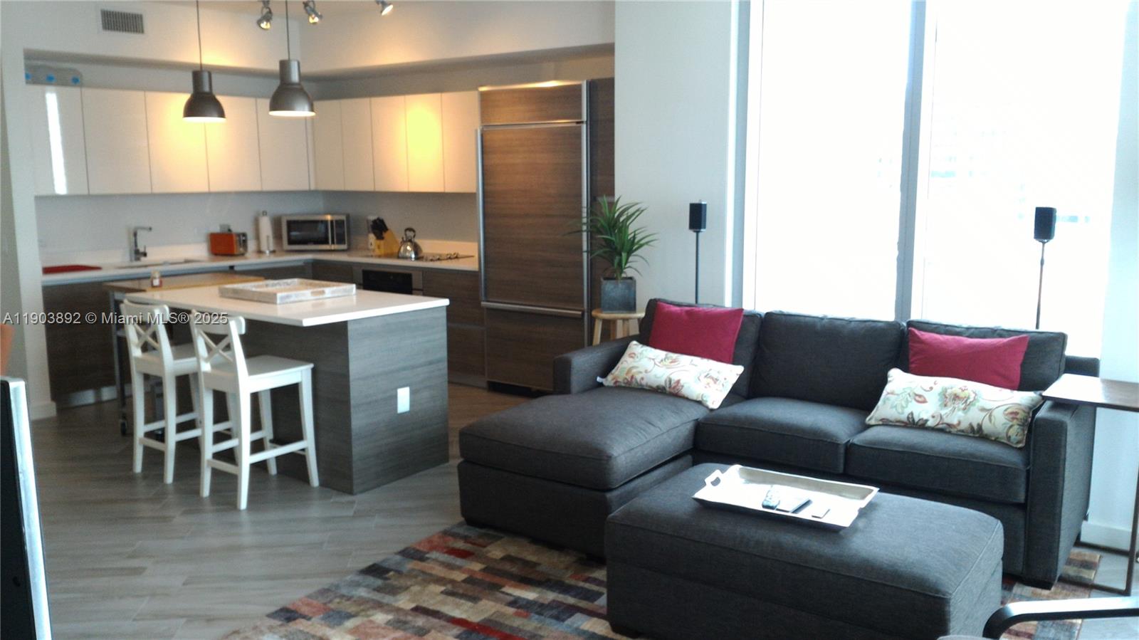 1100 MILLECENTO RESIDENCE - Residential