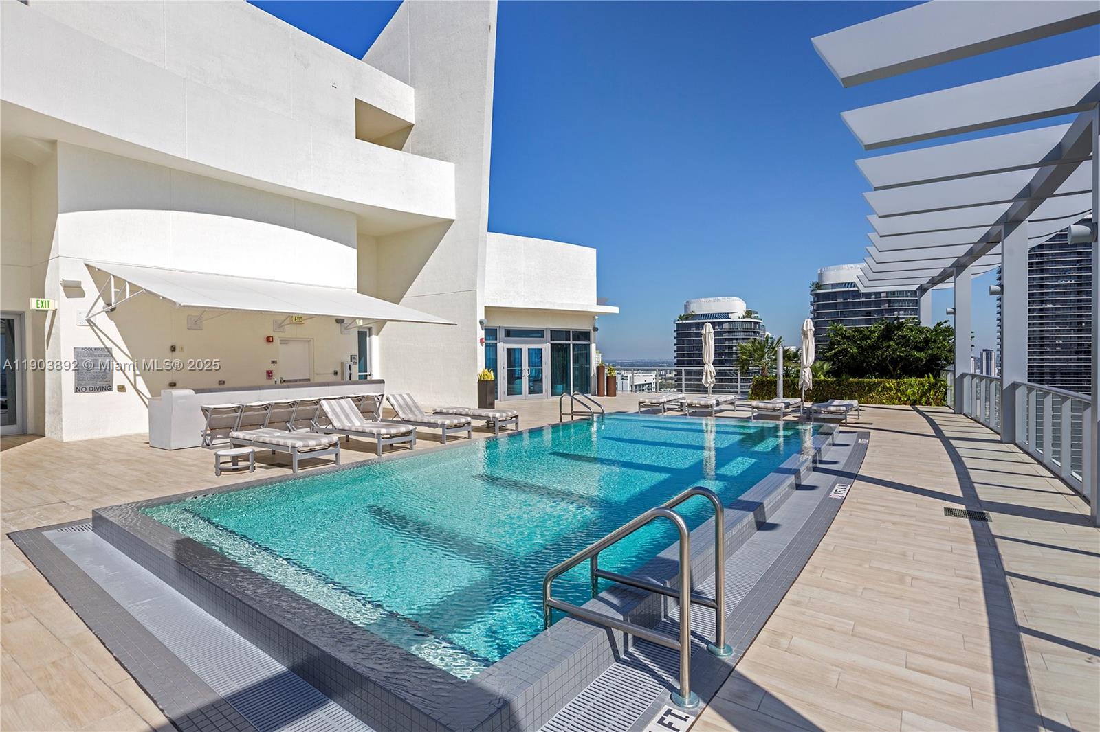 1100 MILLECENTO RESIDENCE - Residential