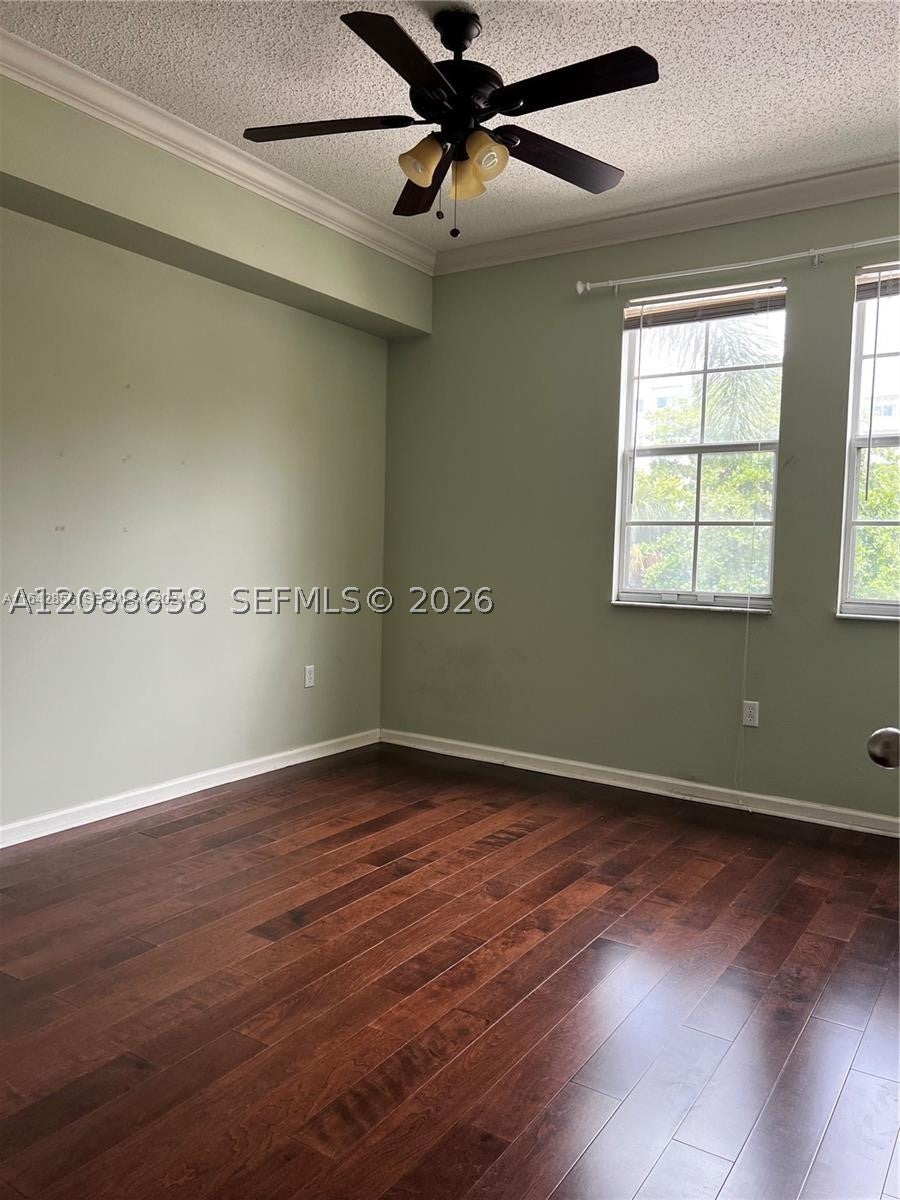 533 NE 3rd Ave 218