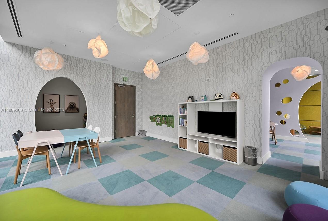 GRAN PARAISO CONDO - Residential