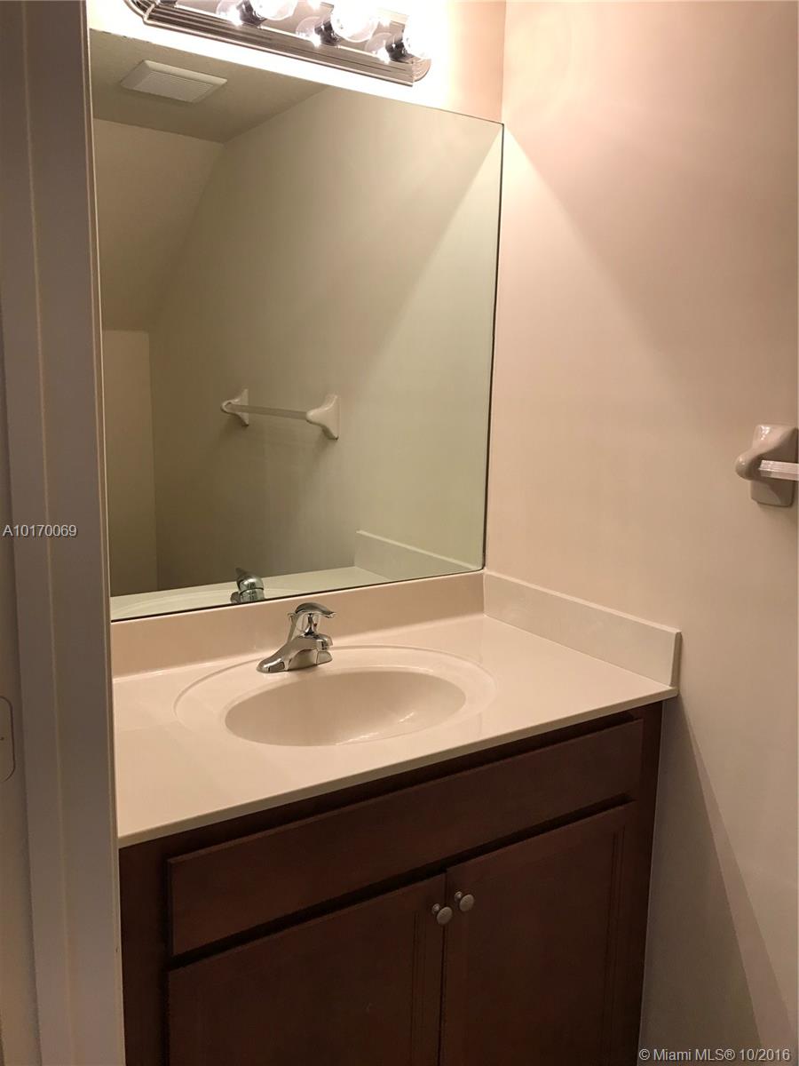 Kendall Commons Twnhms - Residential Lease