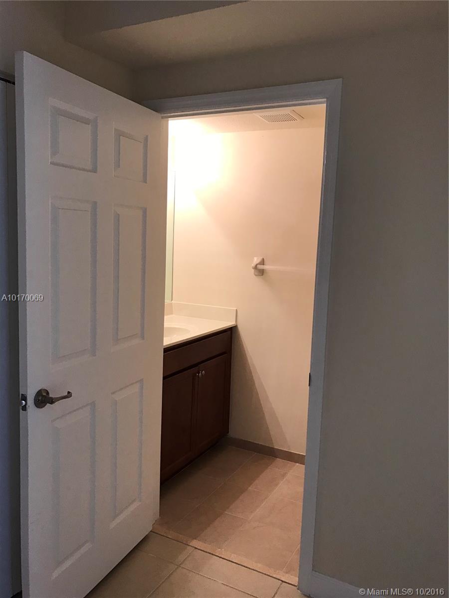 Kendall Commons Twnhms - Residential Lease