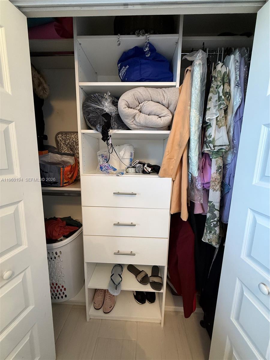 APEX AT PARK CENTRAL COND - Residential Lease