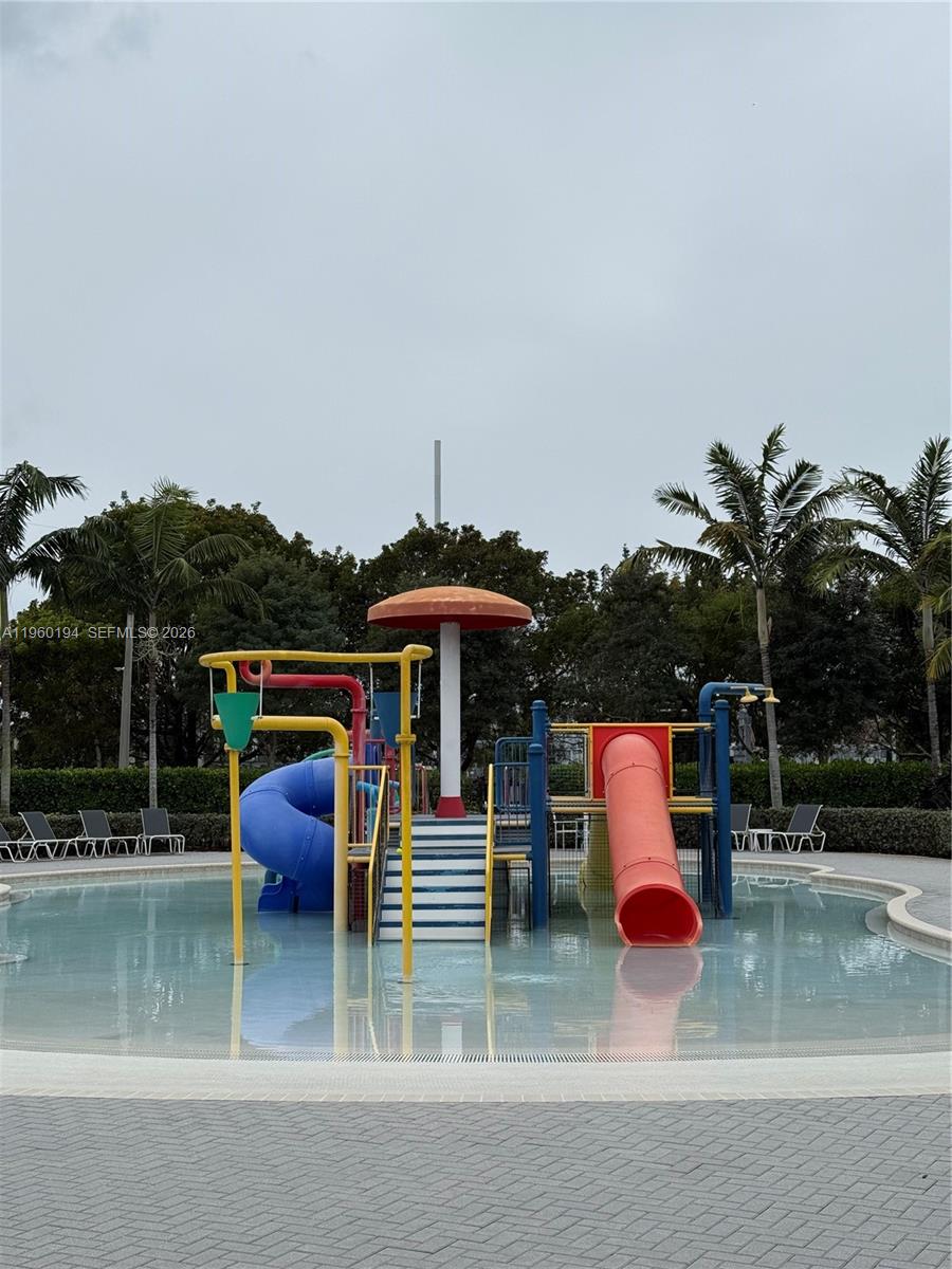 APEX AT PARK CENTRAL COND - Residential Lease