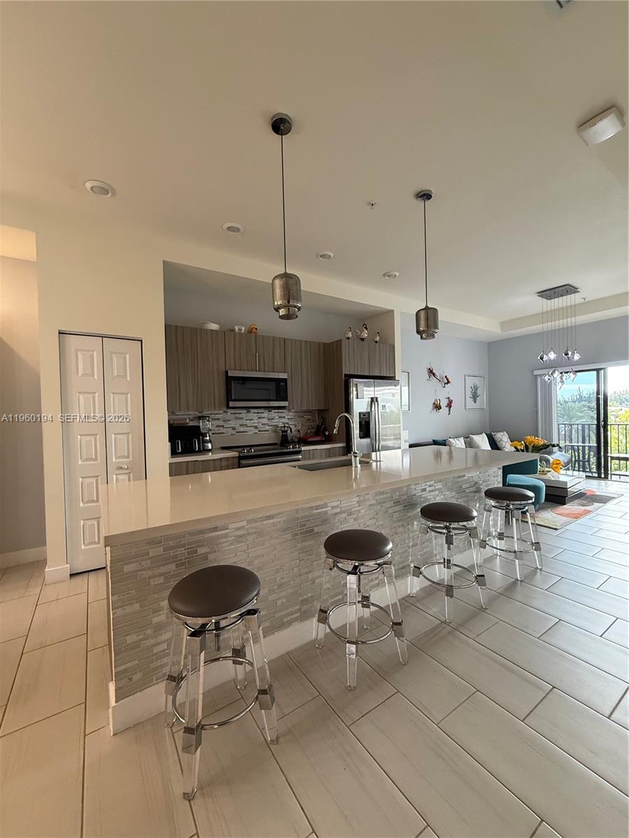 APEX AT PARK CENTRAL COND - Residential Lease