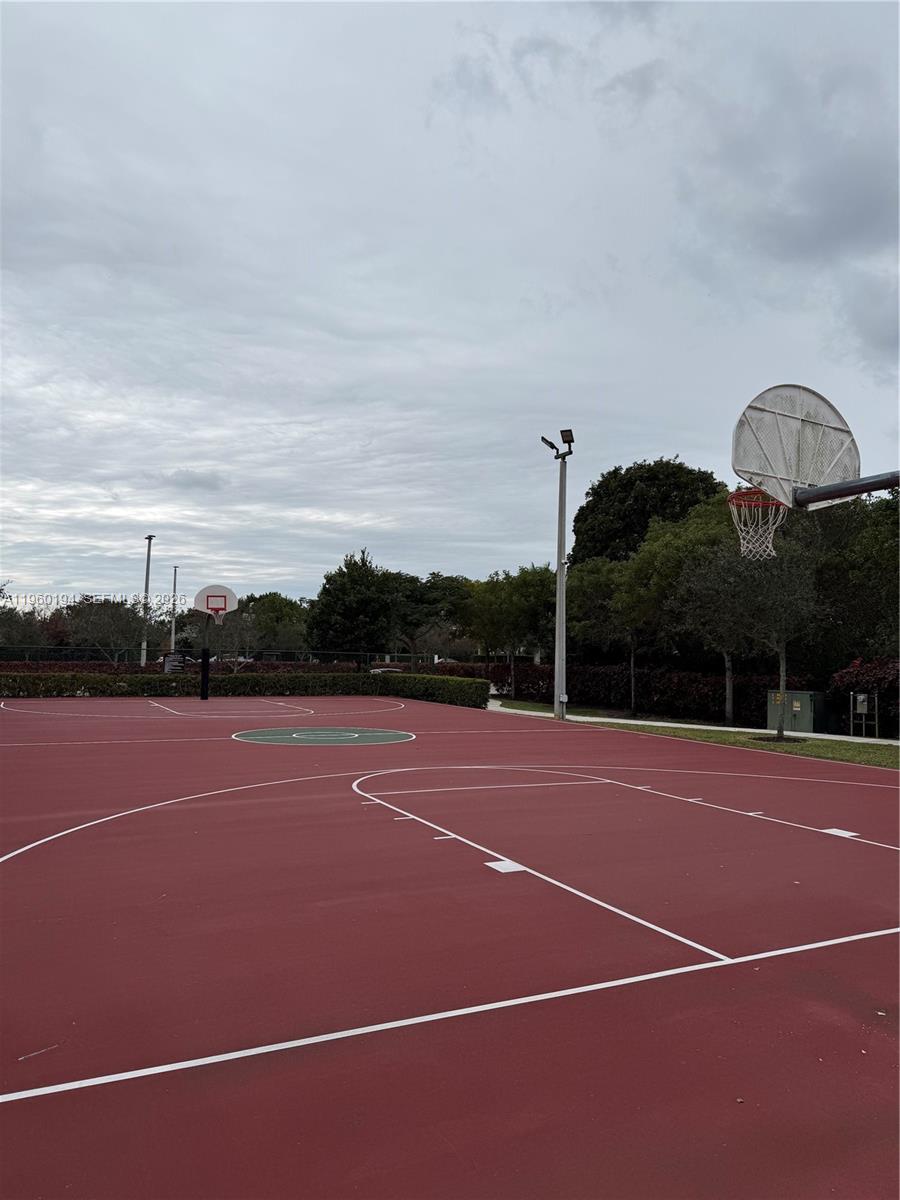 APEX AT PARK CENTRAL COND - Residential Lease