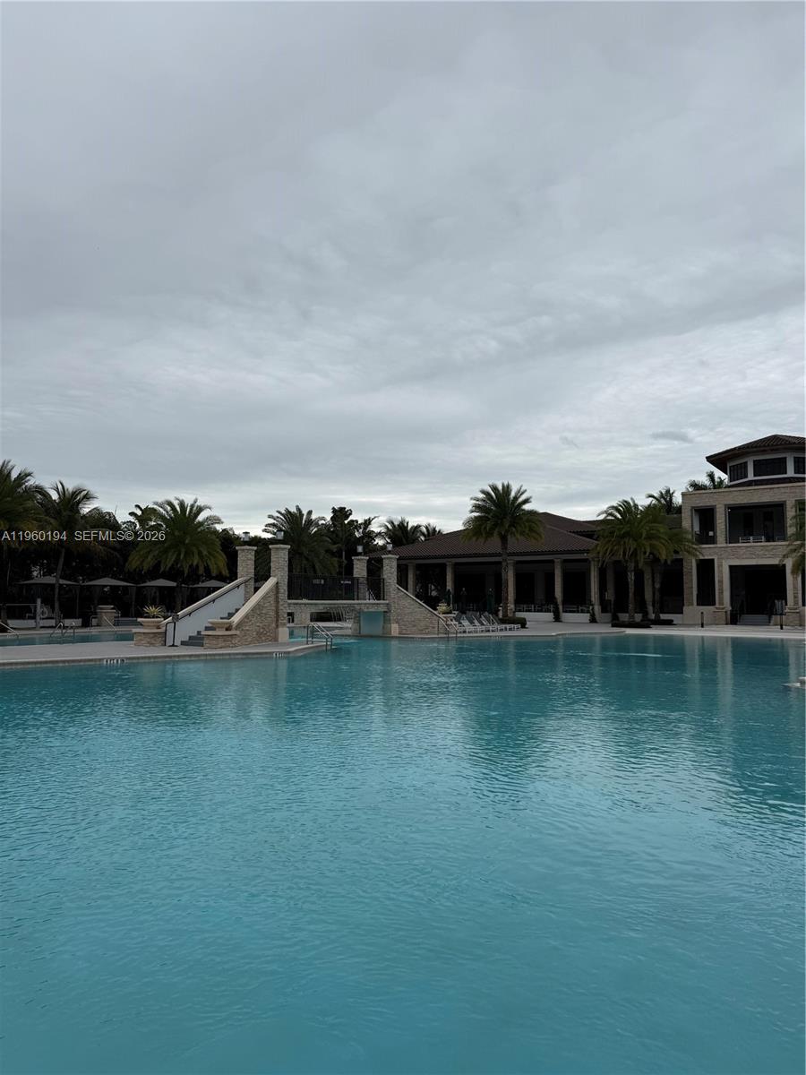 APEX AT PARK CENTRAL COND - Residential Lease