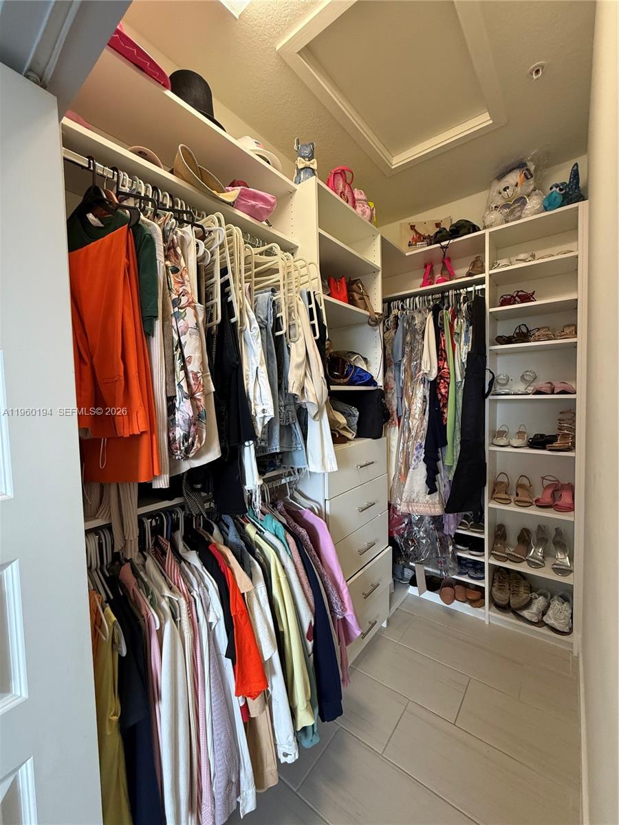 APEX AT PARK CENTRAL COND - Residential Lease