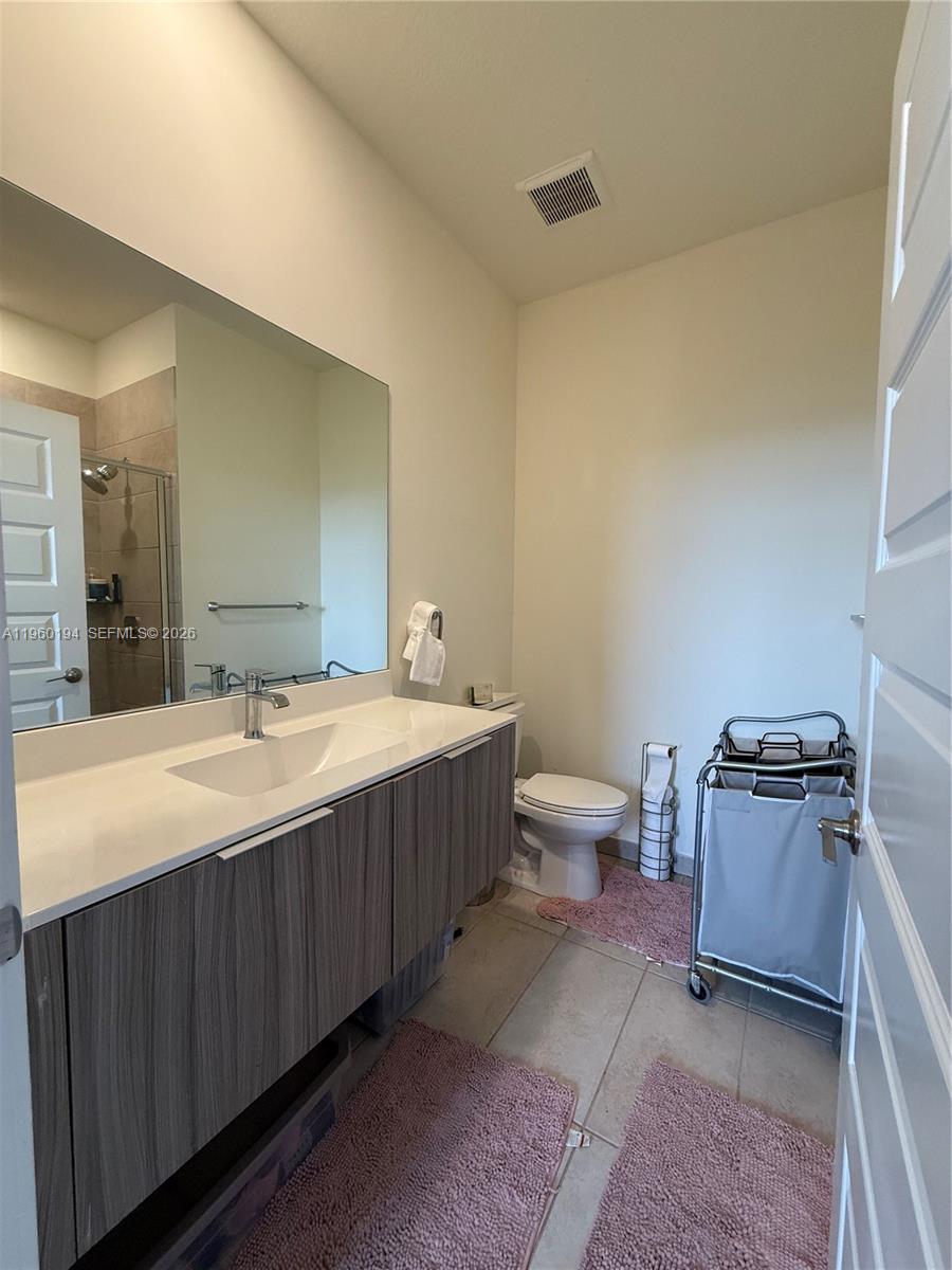 APEX AT PARK CENTRAL COND - Residential Lease