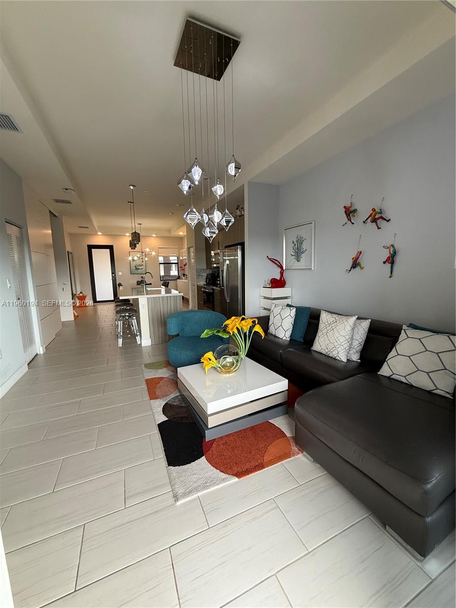 APEX AT PARK CENTRAL COND - Residential Lease