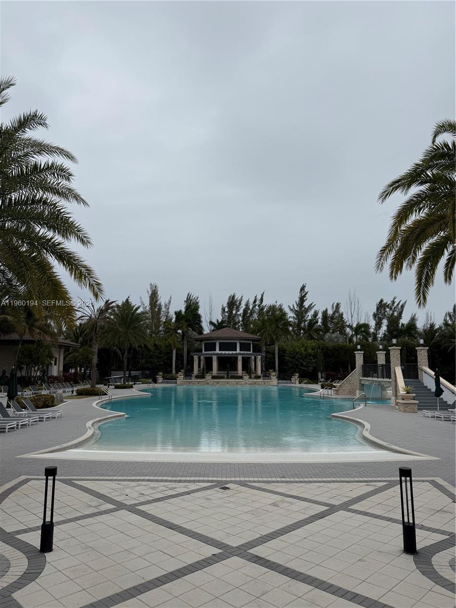 APEX AT PARK CENTRAL COND - Residential Lease