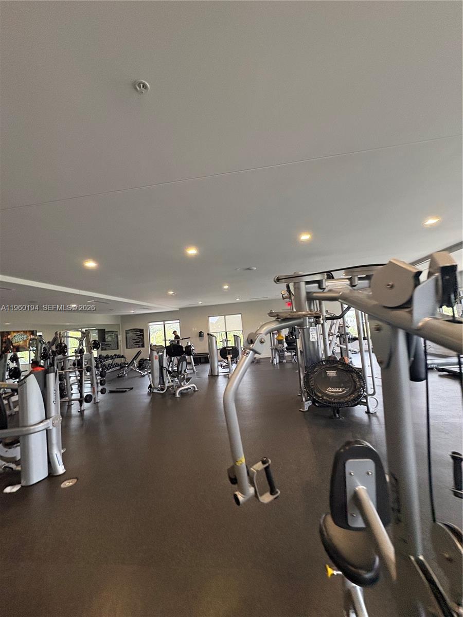 APEX AT PARK CENTRAL COND - Residential Lease