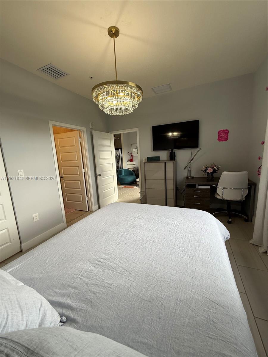 APEX AT PARK CENTRAL COND - Residential Lease