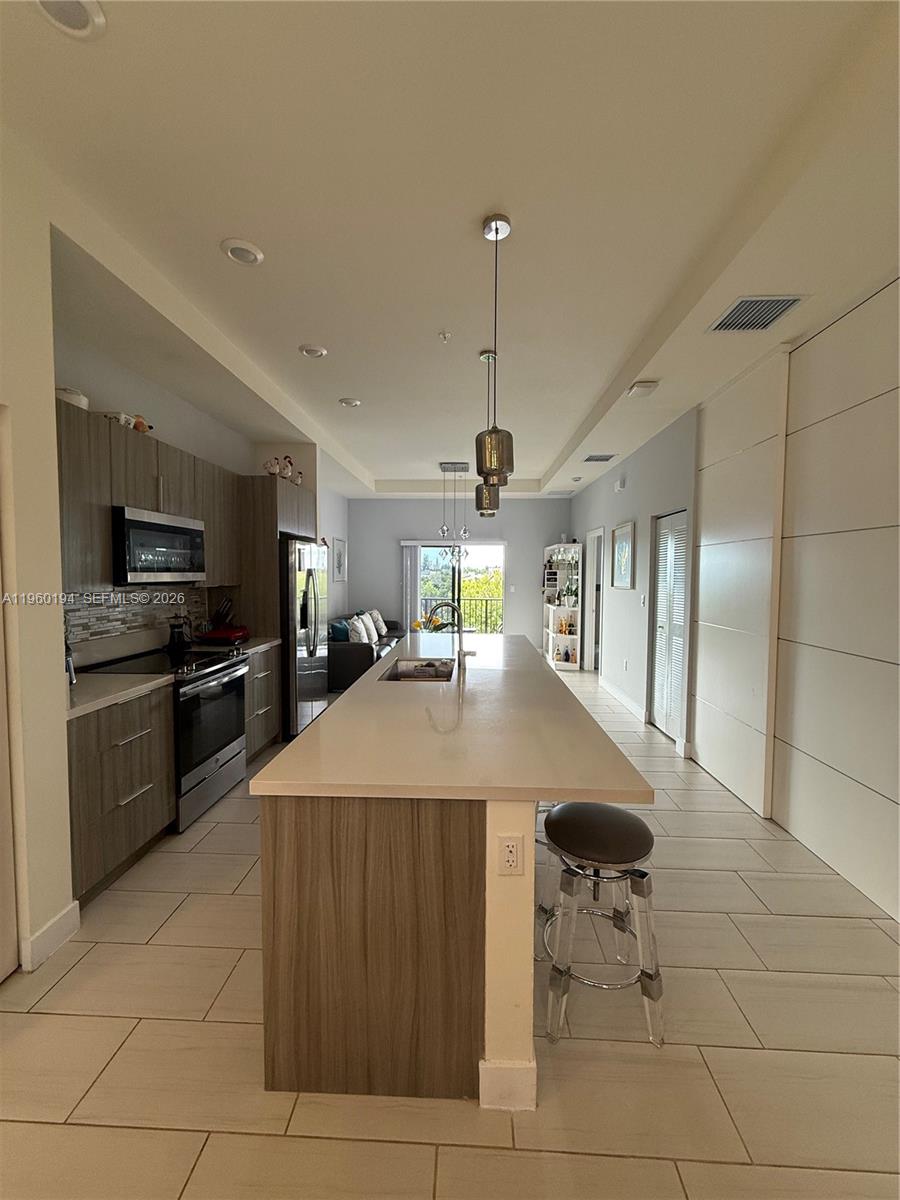 APEX AT PARK CENTRAL COND - Residential Lease