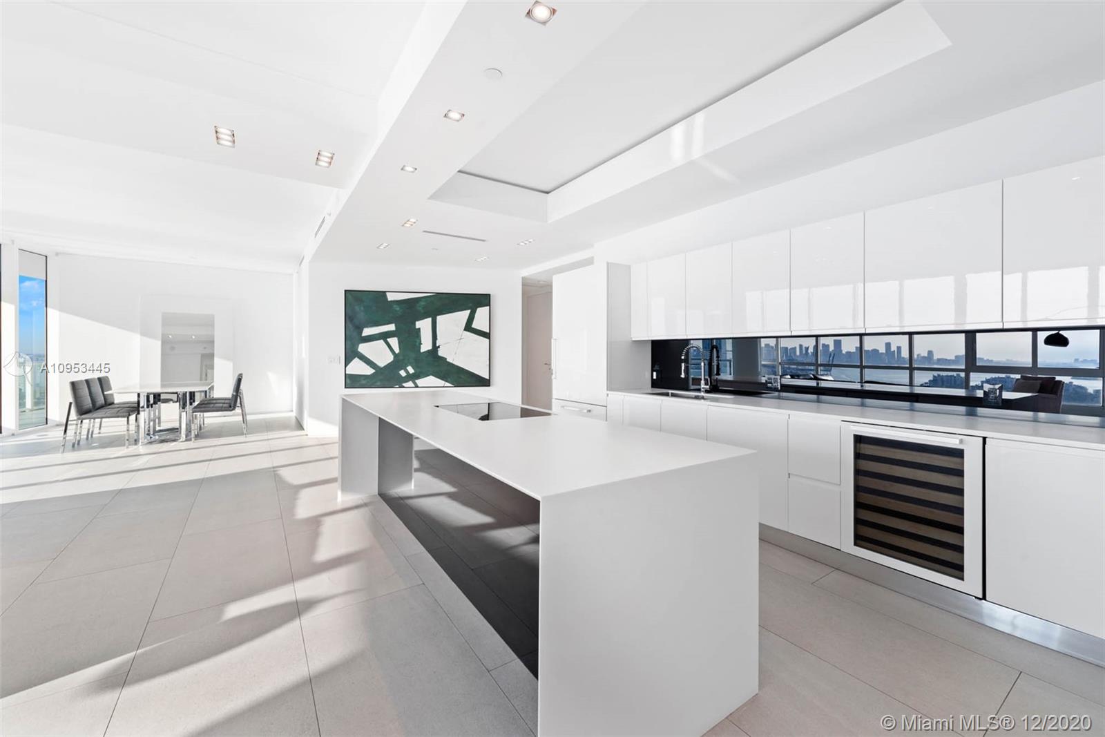 CONTINUUM ON SOUTH BEACH - Residential