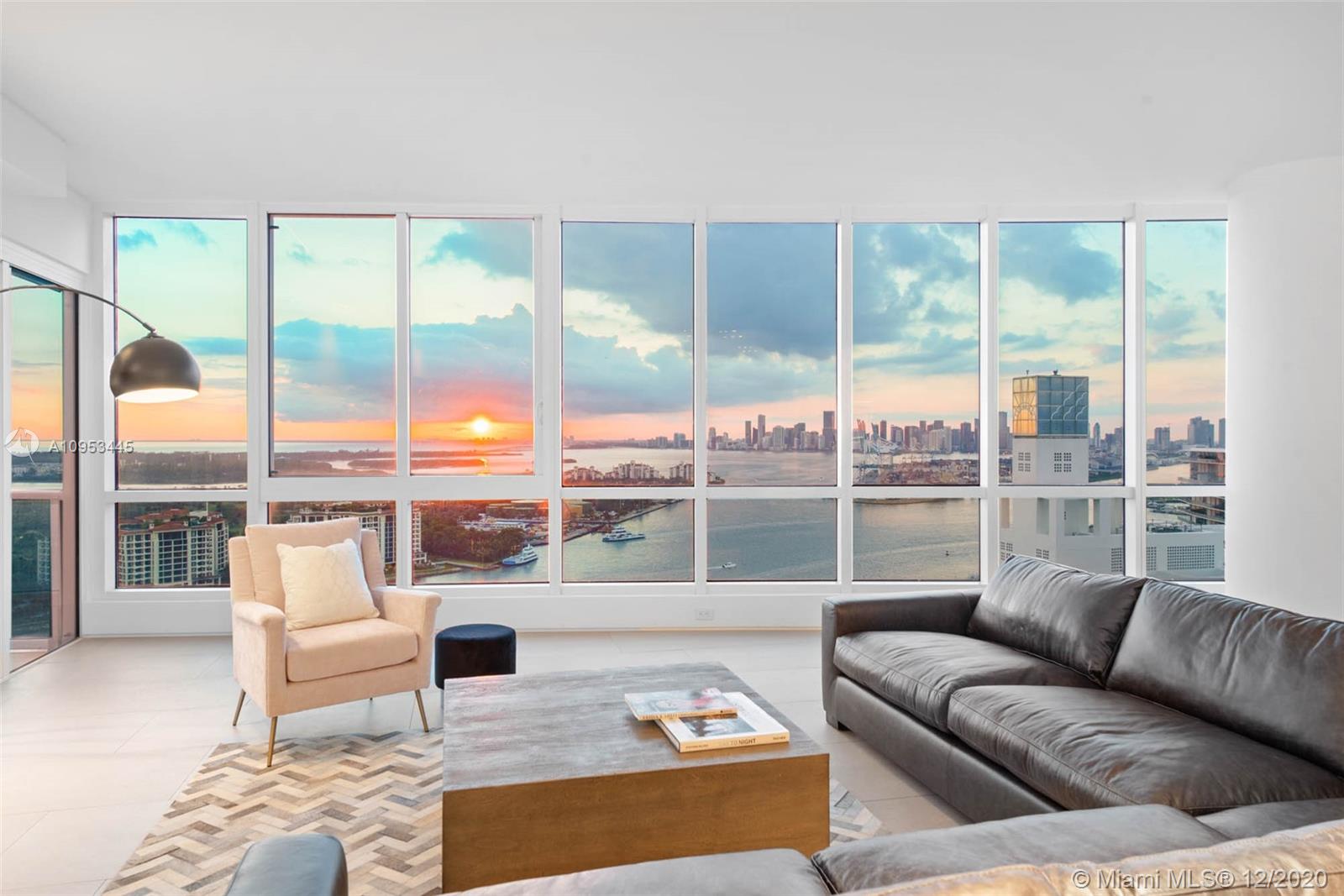 CONTINUUM ON SOUTH BEACH - Residential