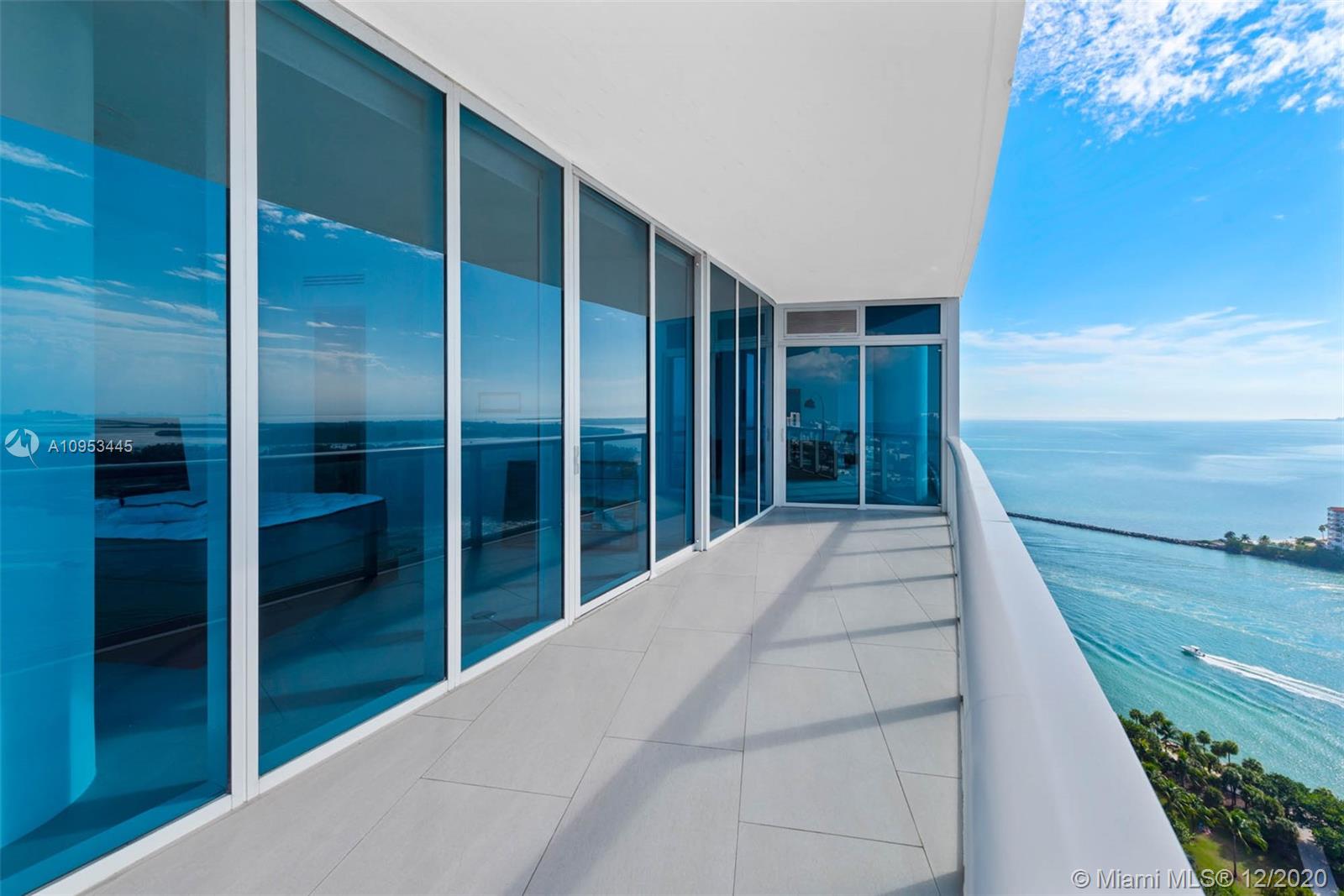 CONTINUUM ON SOUTH BEACH - Residential