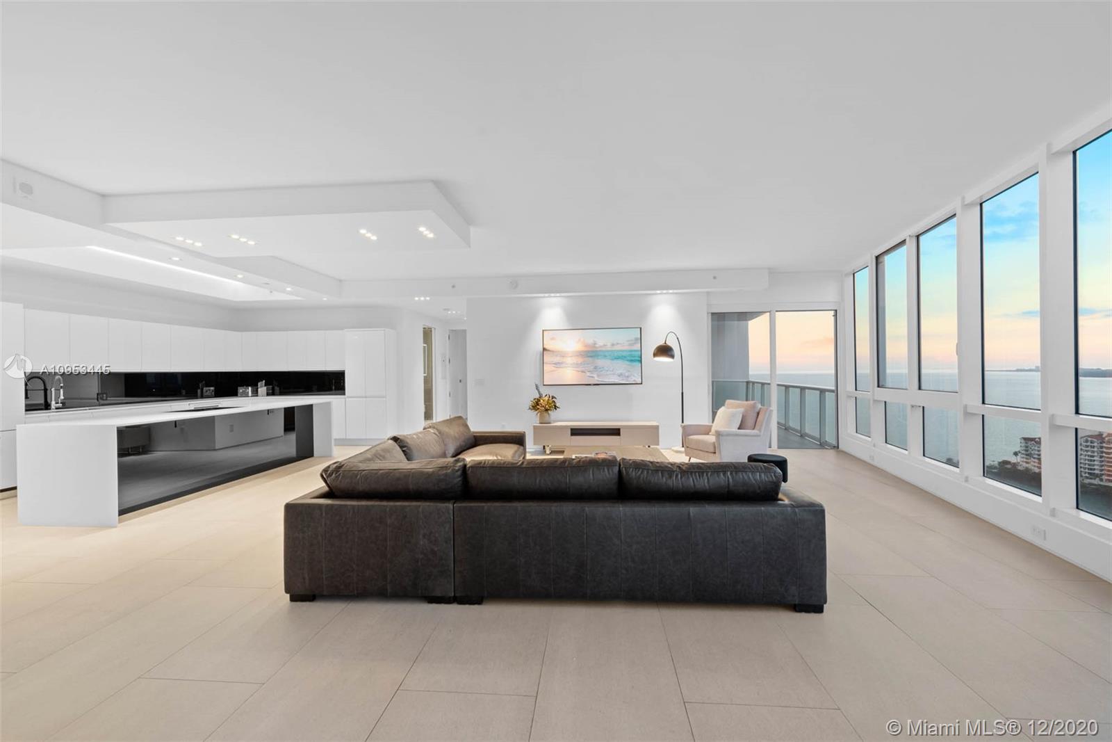 CONTINUUM ON SOUTH BEACH - Residential