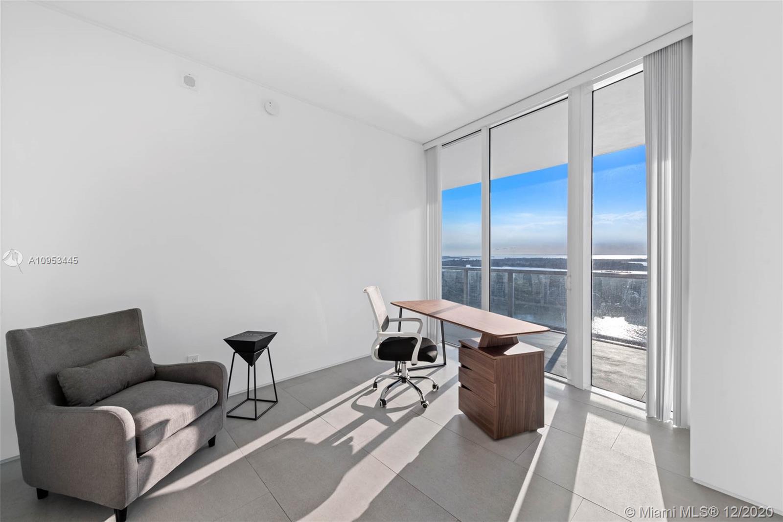 CONTINUUM ON SOUTH BEACH - Residential