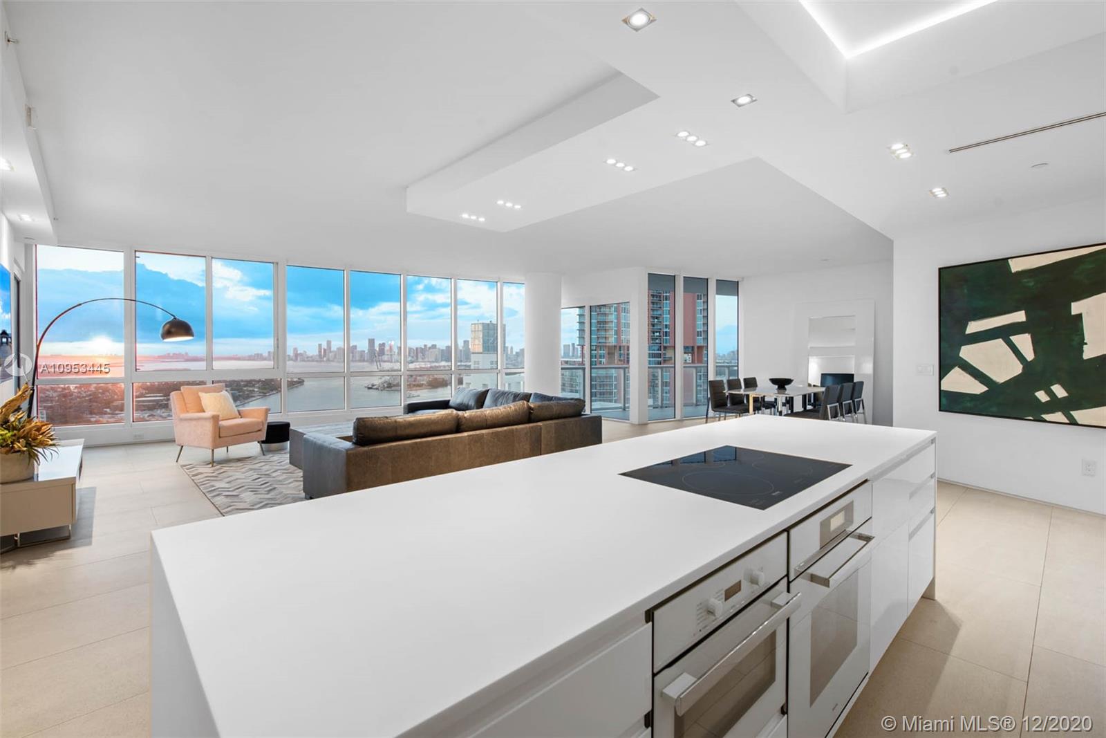 CONTINUUM ON SOUTH BEACH - Residential