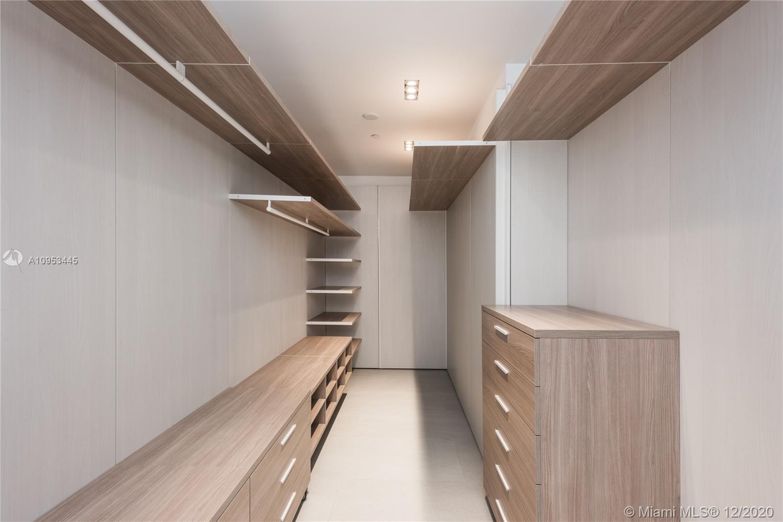 CONTINUUM ON SOUTH BEACH - Residential