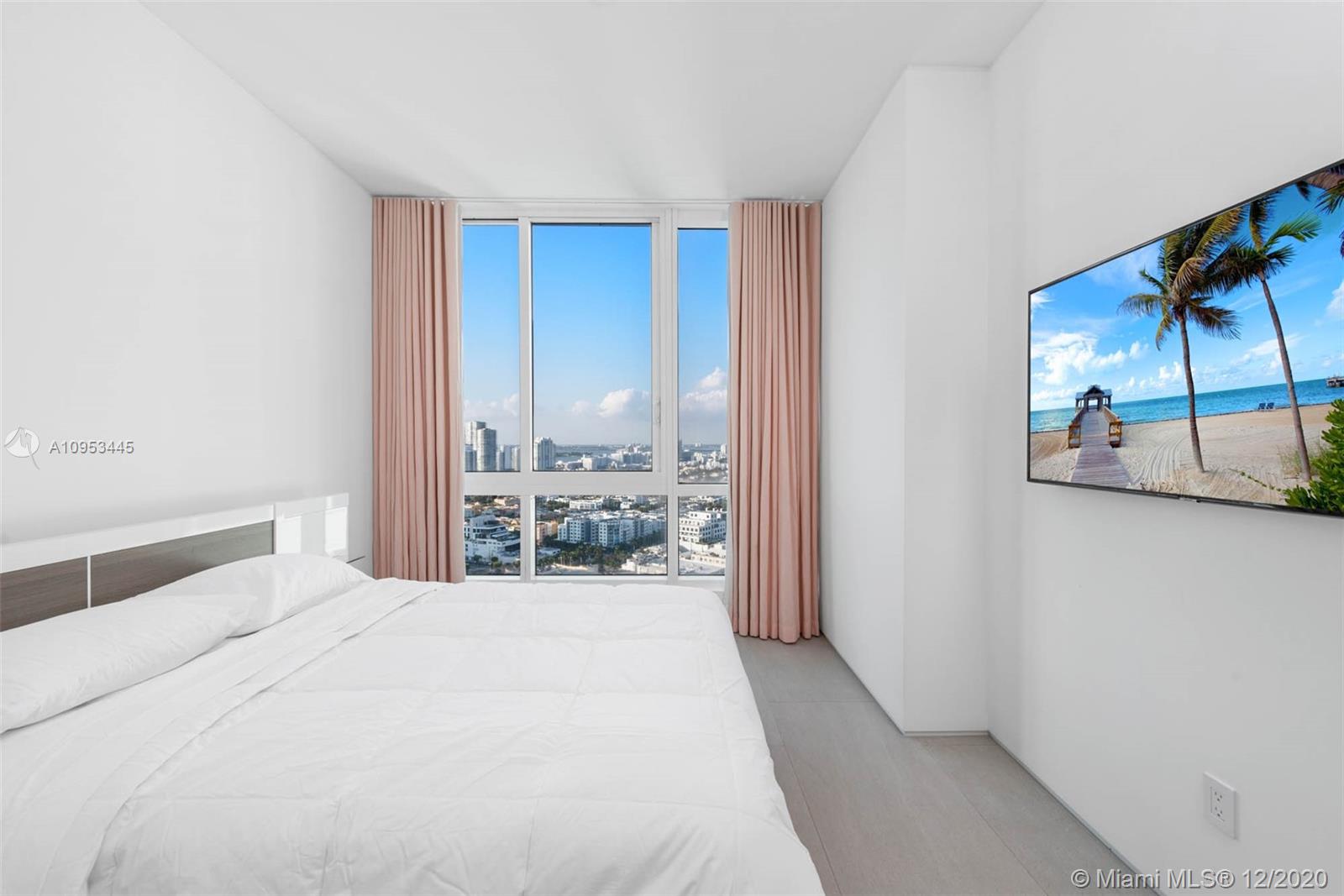 CONTINUUM ON SOUTH BEACH - Residential