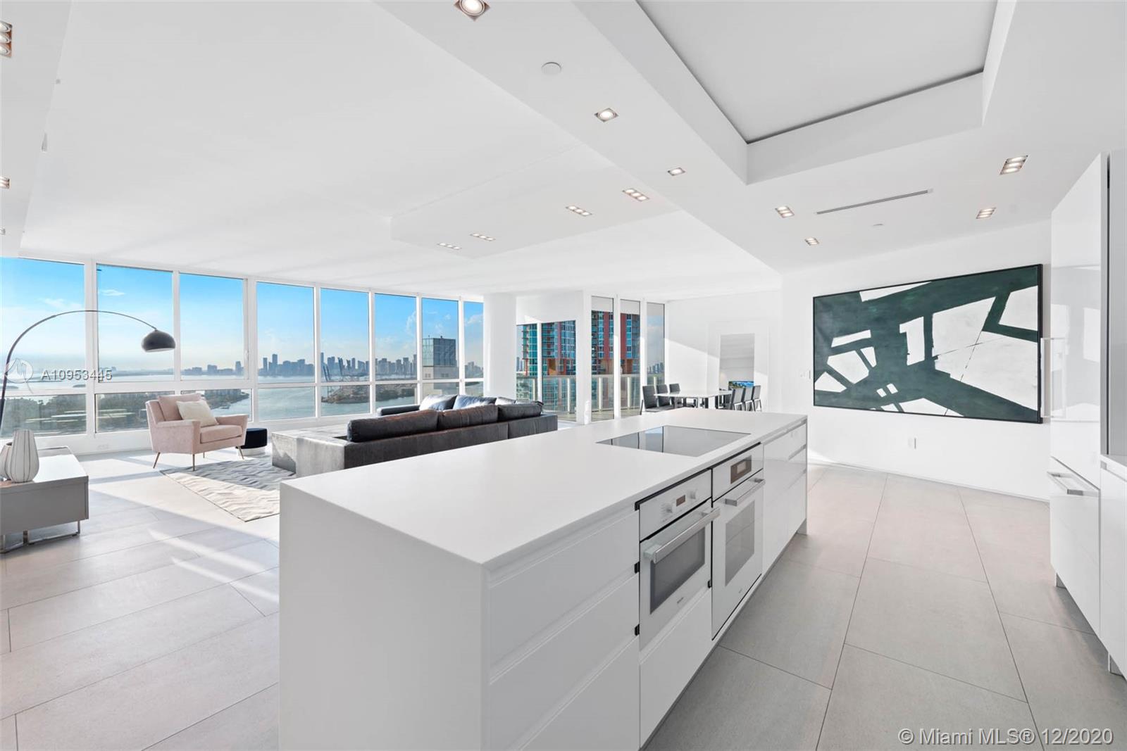 CONTINUUM ON SOUTH BEACH - Residential