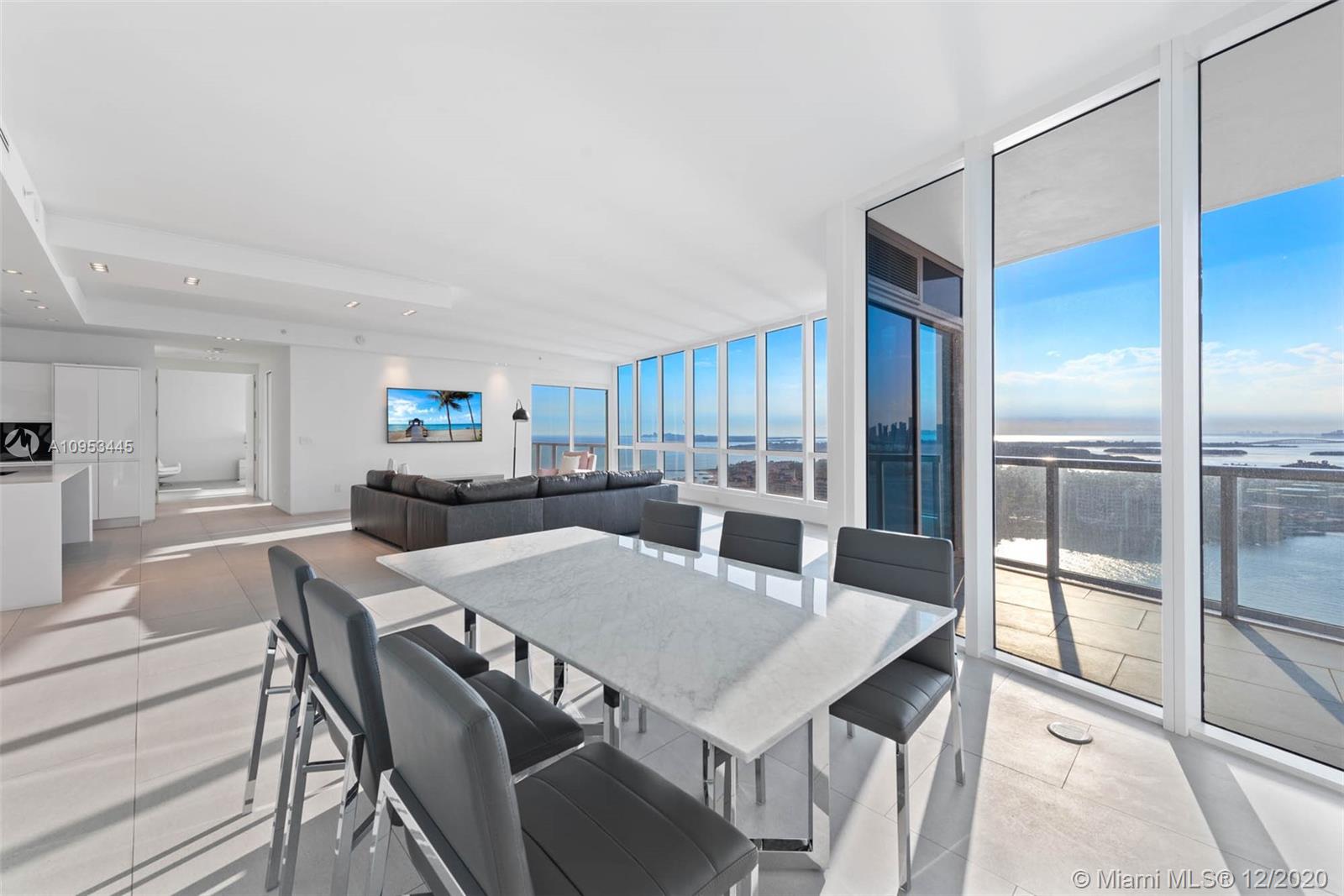 CONTINUUM ON SOUTH BEACH - Residential