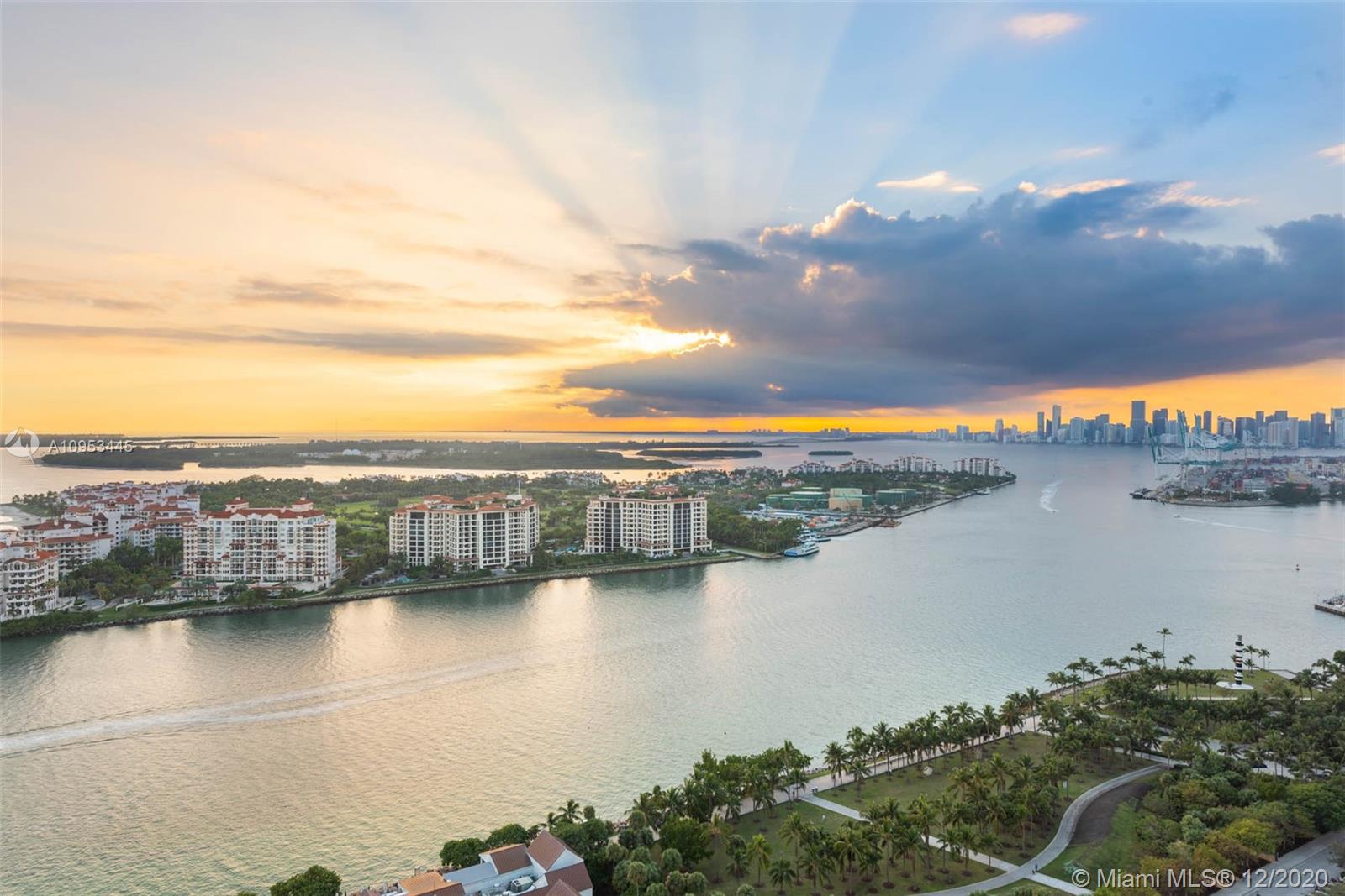 CONTINUUM ON SOUTH BEACH - Residential
